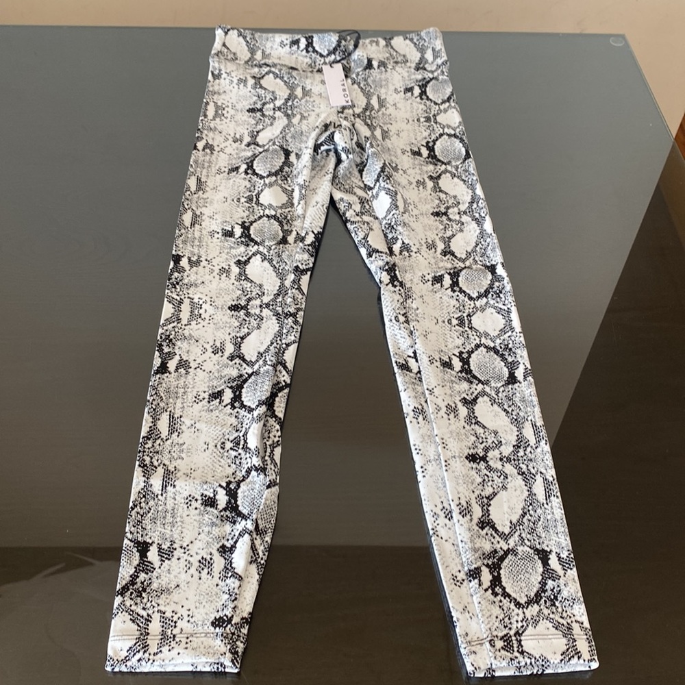 Koral Drive Python High Rise Legging - Picture 4 of 14